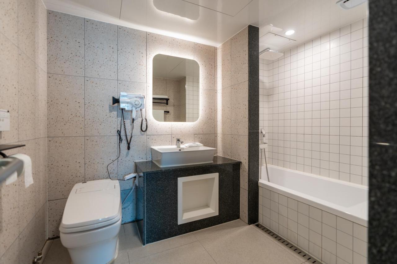 Jecheon Hound Hotel Chech'ŏn Buitenkant foto