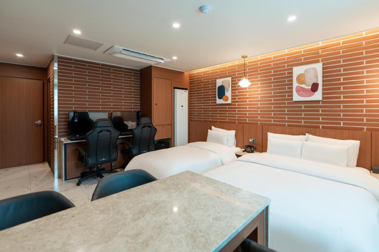 Jecheon Hound Hotel Chech'ŏn Buitenkant foto