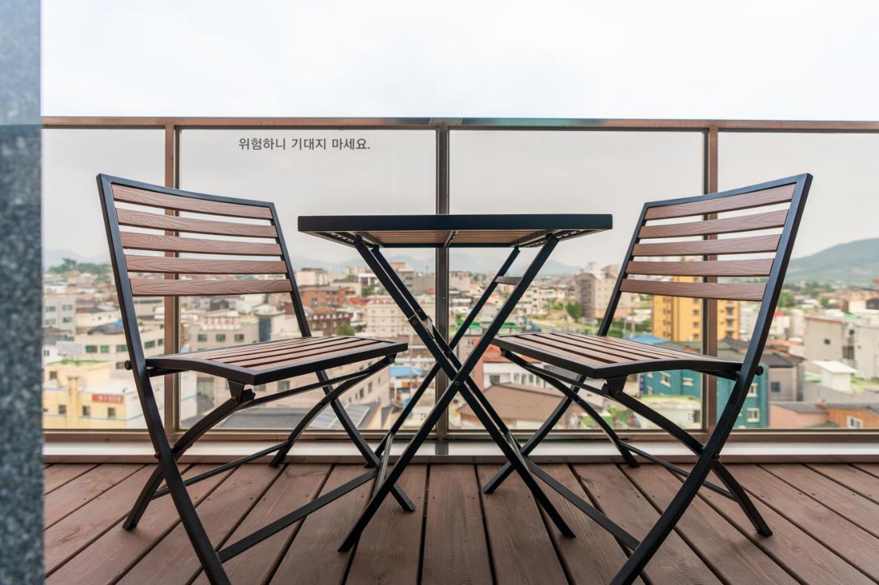 Jecheon Hound Hotel Chech'ŏn Buitenkant foto