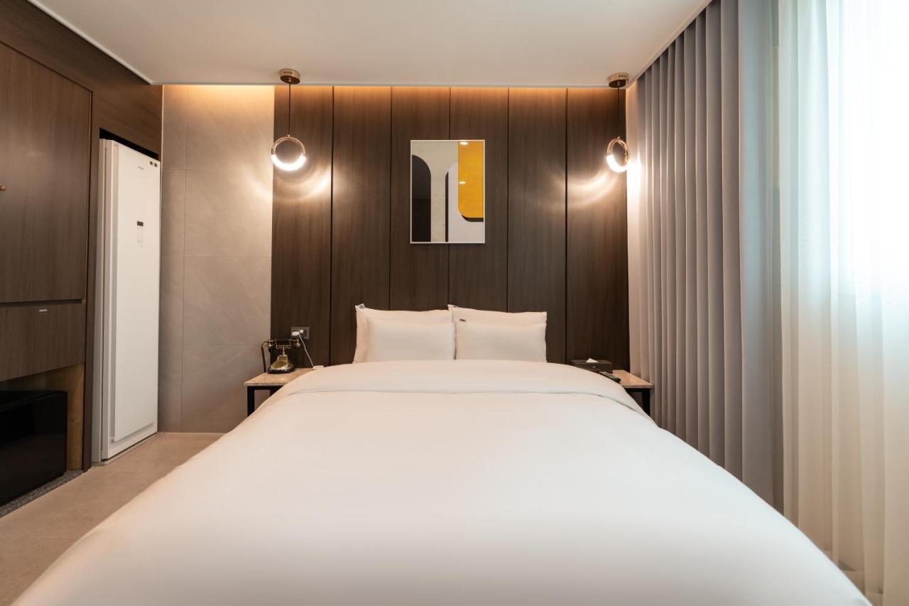 Jecheon Hound Hotel Chech'ŏn Buitenkant foto