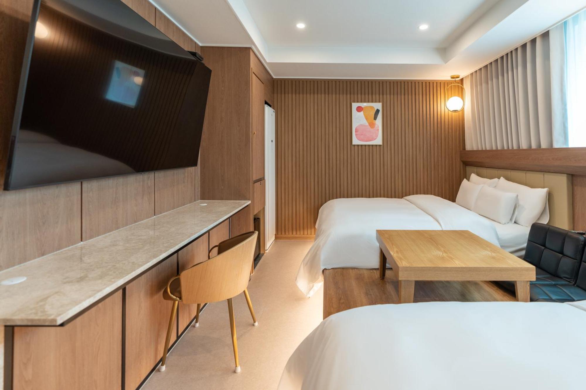 Jecheon Hound Hotel Chech'ŏn Buitenkant foto